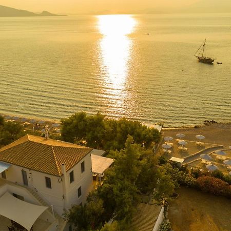 Four Seasons Hydra Luxury Suites 外观 照片
