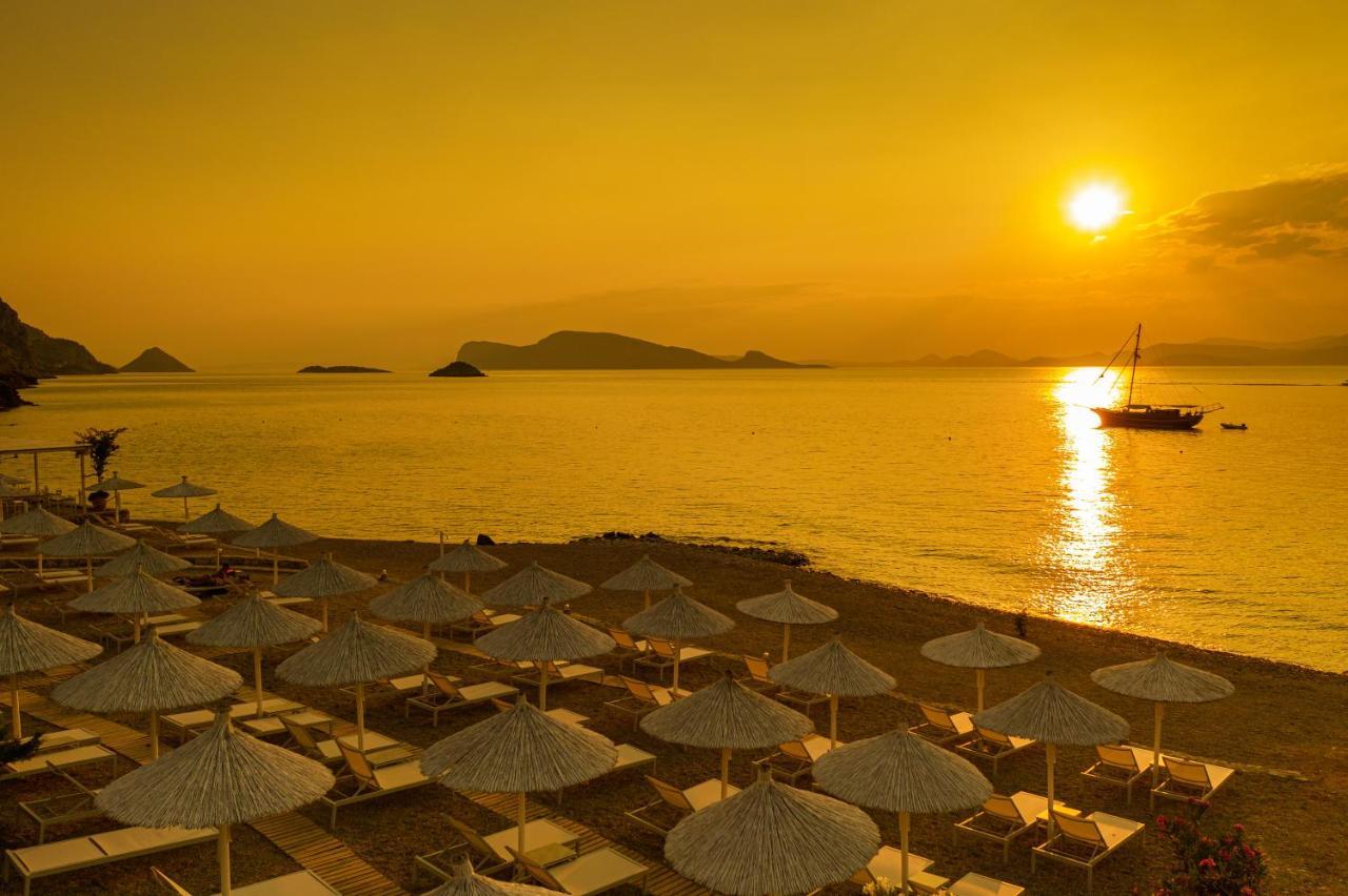 Four Seasons Hydra Luxury Suites 外观 照片