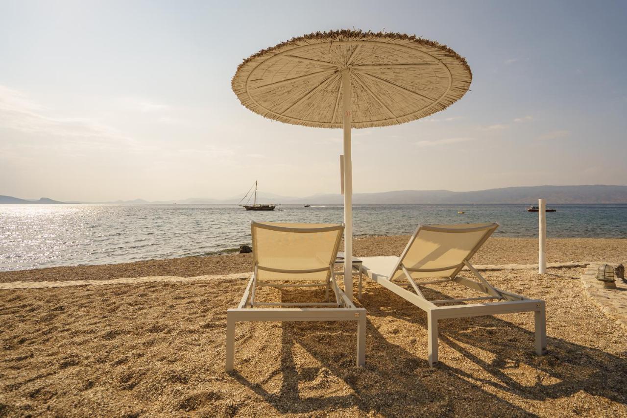 Four Seasons Hydra Luxury Suites 外观 照片