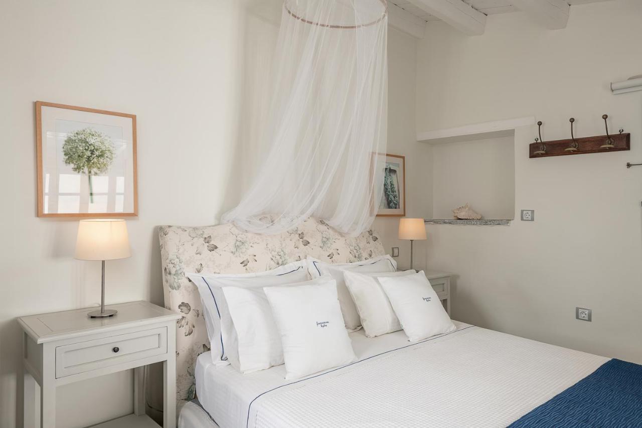 Four Seasons Hydra Luxury Suites 外观 照片