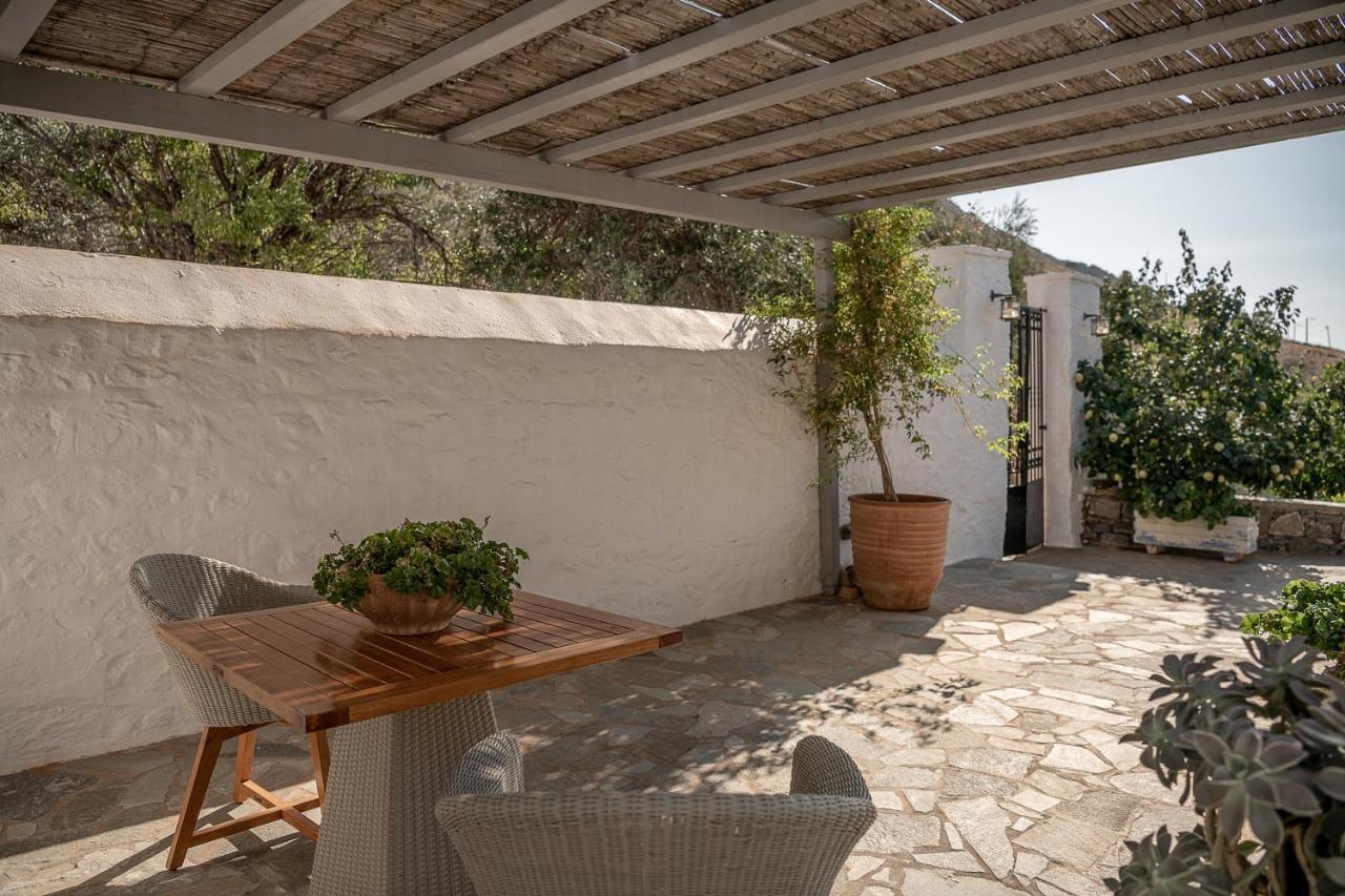 Four Seasons Hydra Luxury Suites 外观 照片