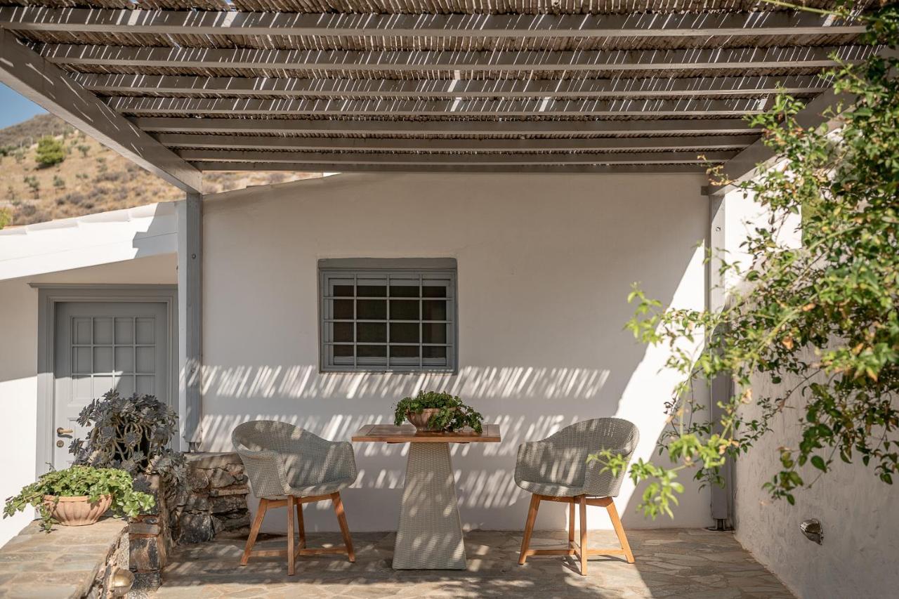 Four Seasons Hydra Luxury Suites 外观 照片