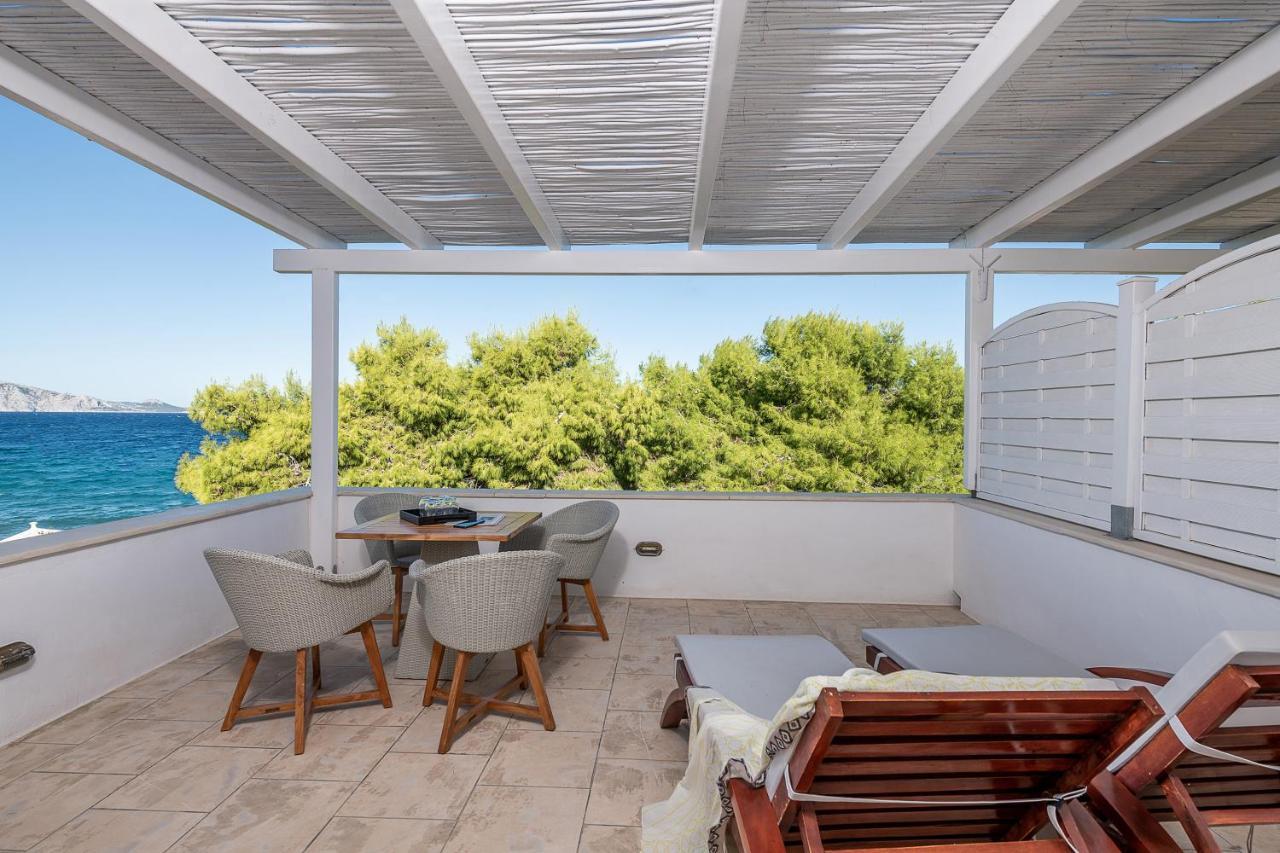 Four Seasons Hydra Luxury Suites 外观 照片
