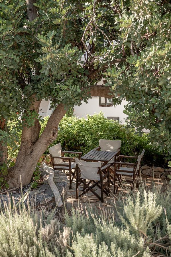 Four Seasons Hydra Luxury Suites 外观 照片