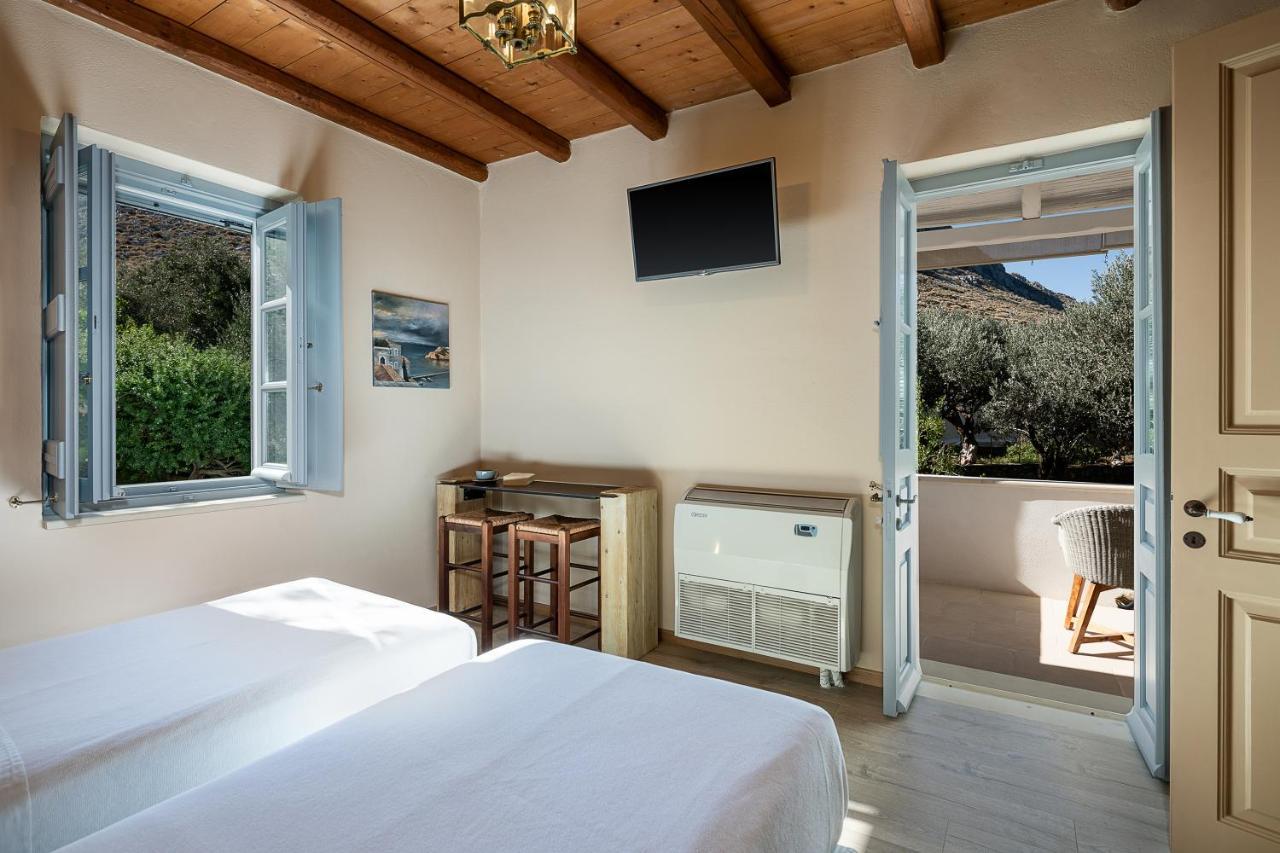 Four Seasons Hydra Luxury Suites 外观 照片