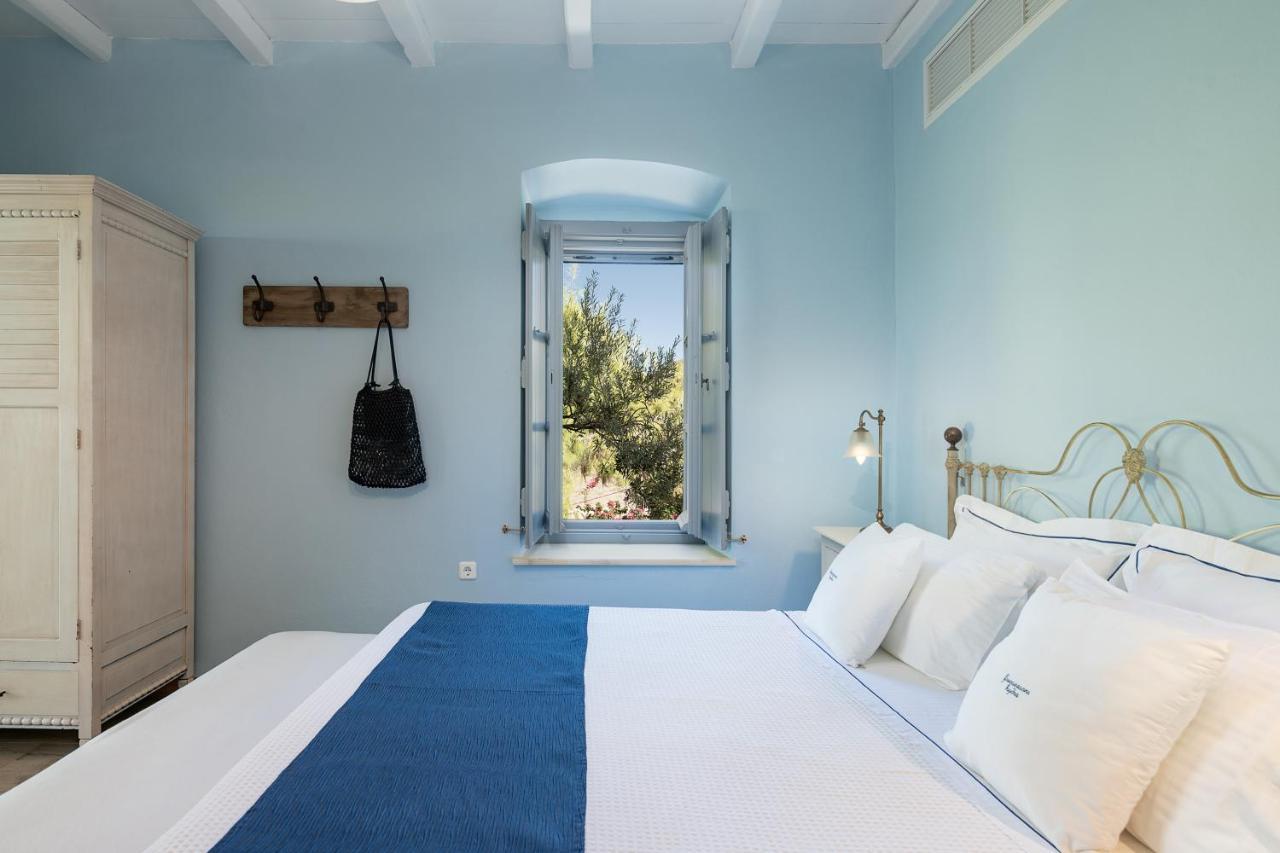Four Seasons Hydra Luxury Suites 外观 照片