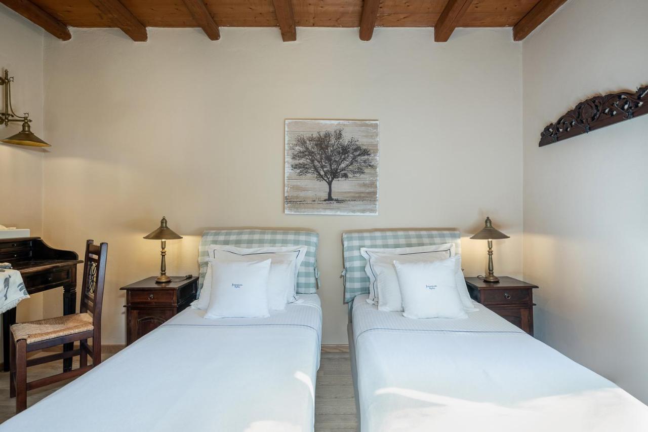 Four Seasons Hydra Luxury Suites 外观 照片