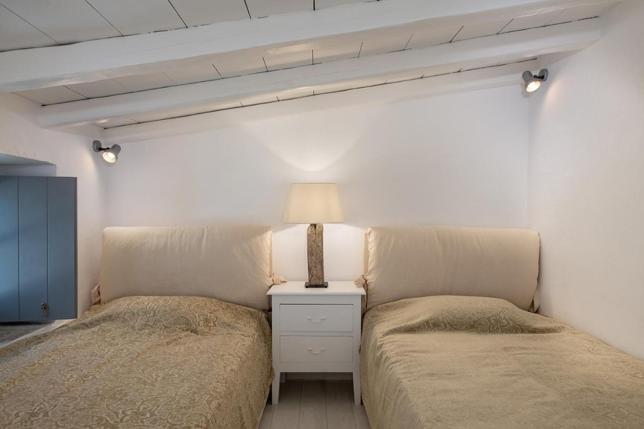 Four Seasons Hydra Luxury Suites 外观 照片