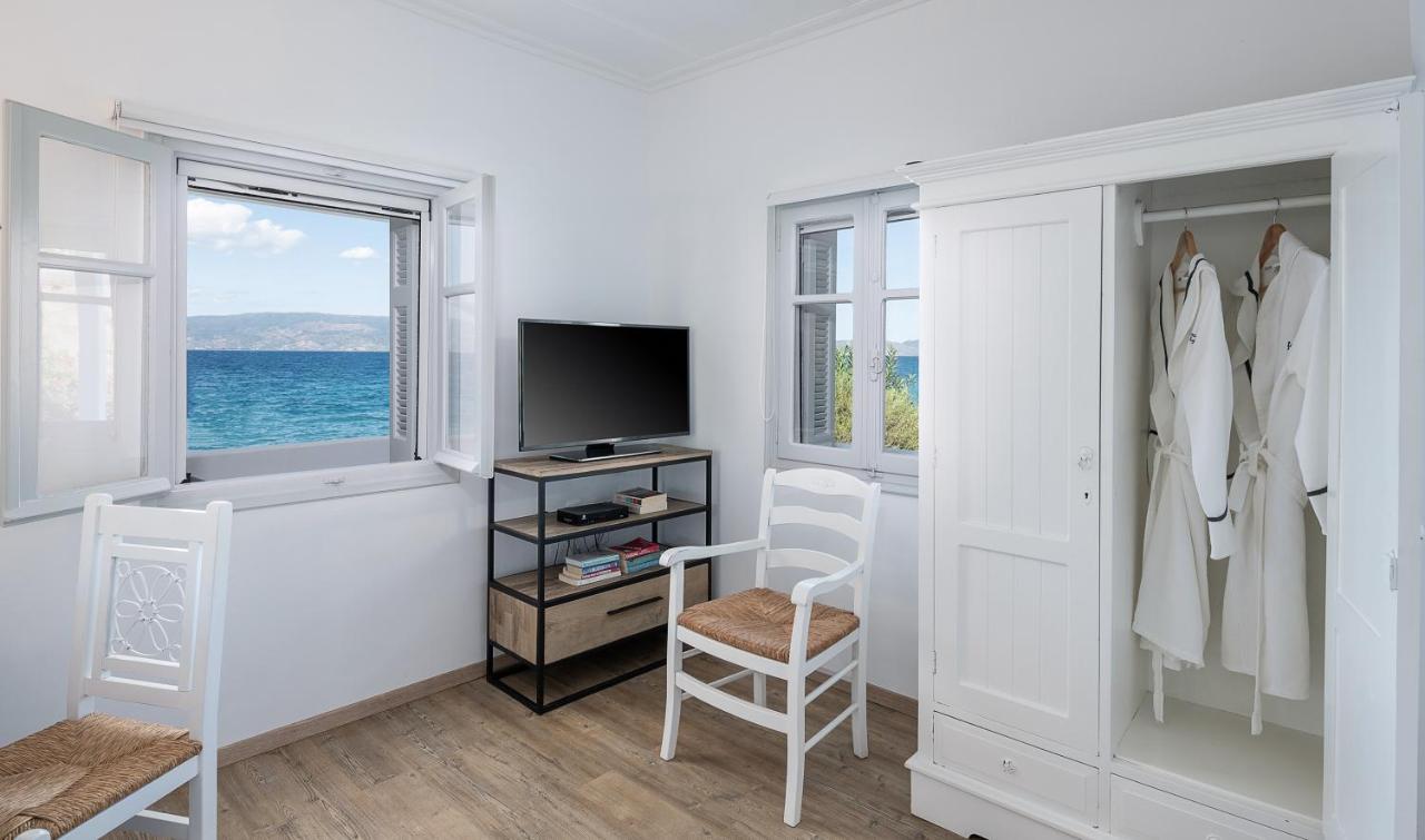 Four Seasons Hydra Luxury Suites 外观 照片