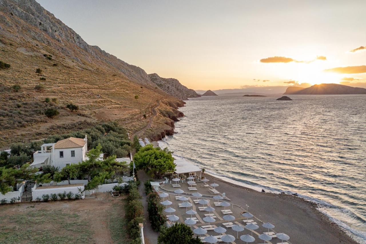 Four Seasons Hydra Luxury Suites 外观 照片