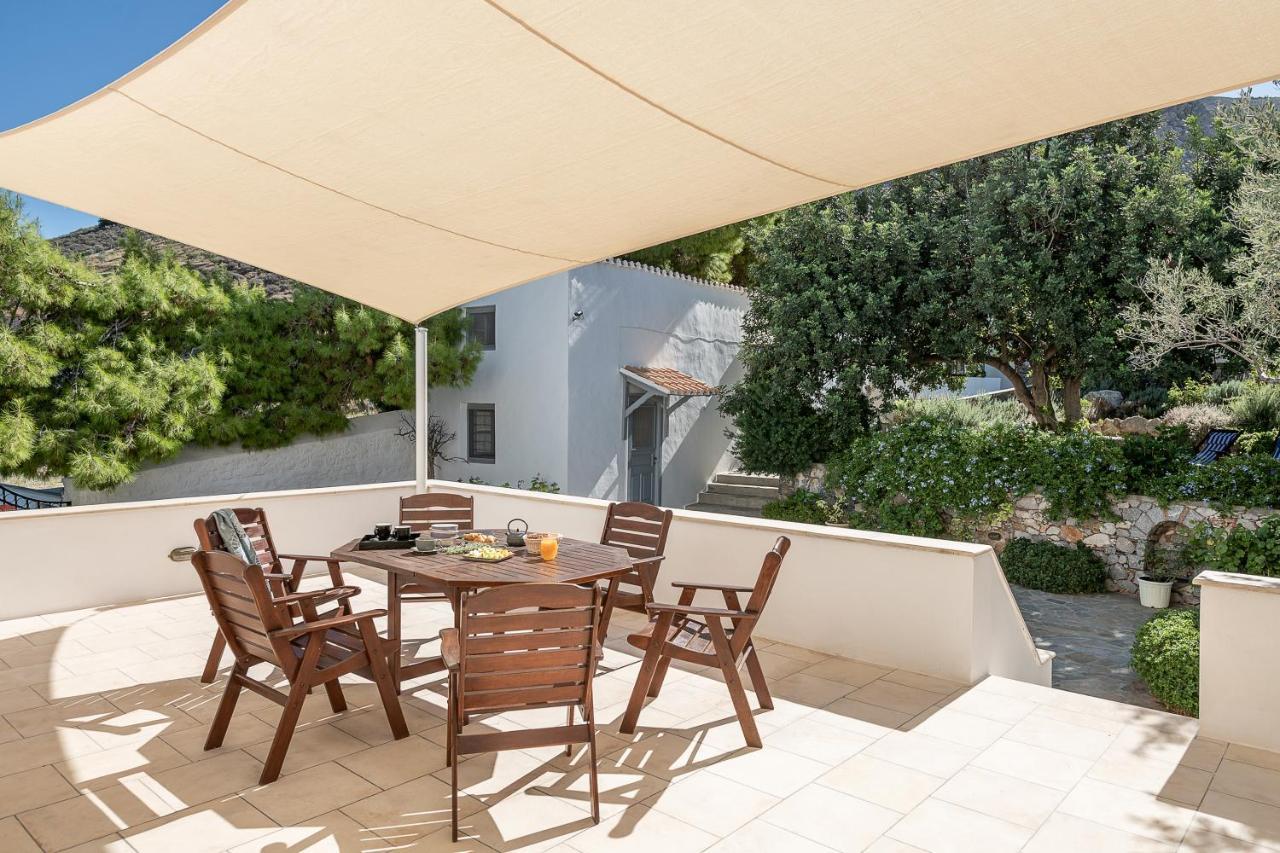Four Seasons Hydra Luxury Suites 外观 照片