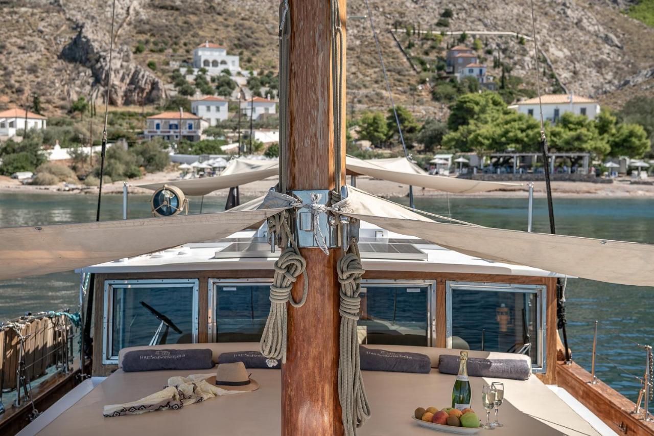 Four Seasons Hydra Luxury Suites 外观 照片