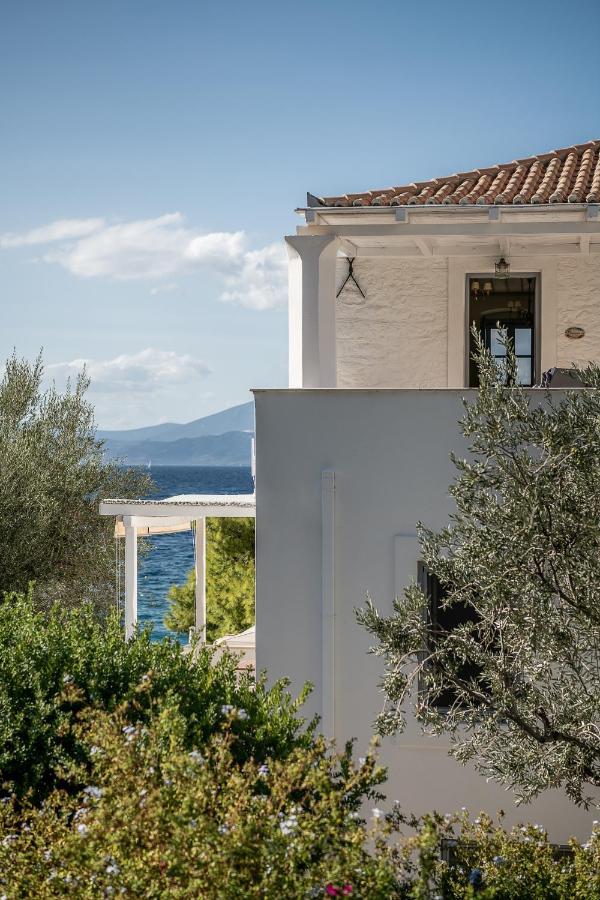 Four Seasons Hydra Luxury Suites 外观 照片