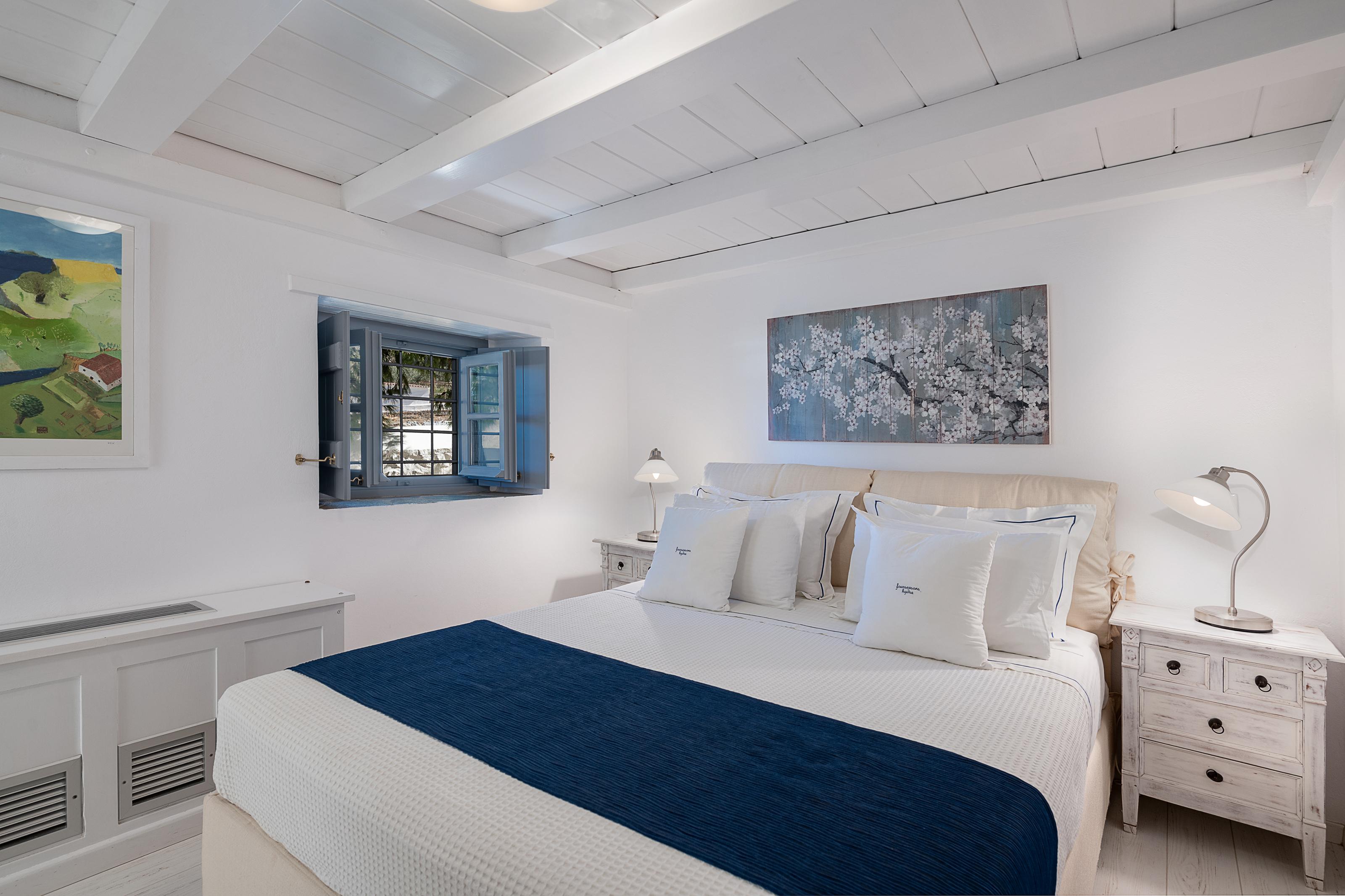 Four Seasons Hydra Luxury Suites 外观 照片