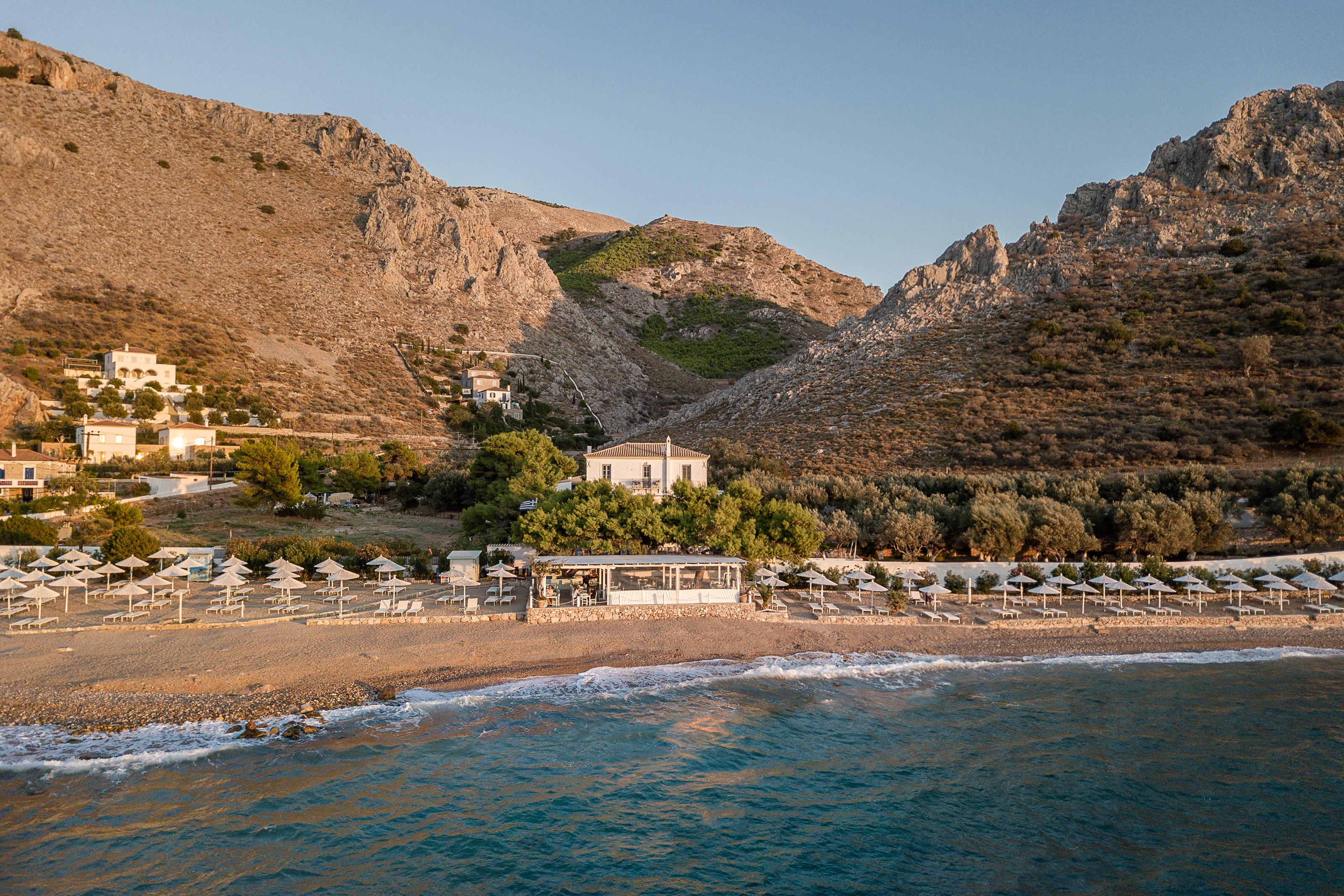 Four Seasons Hydra Luxury Suites 外观 照片