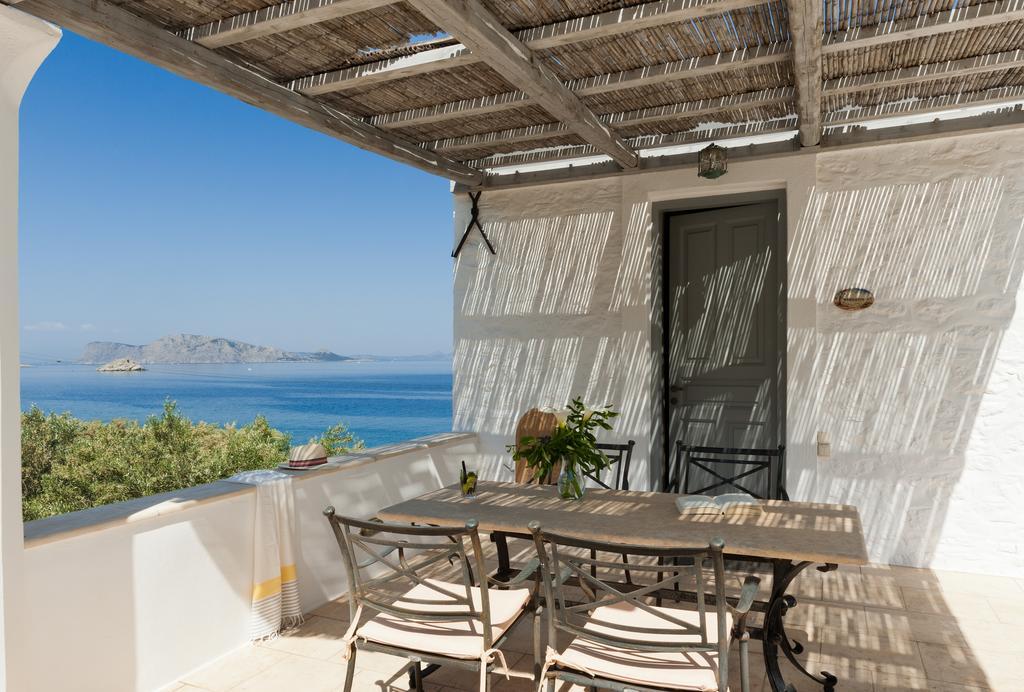 Four Seasons Hydra Luxury Suites 外观 照片