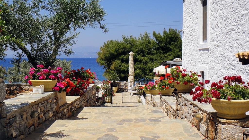 Four Seasons Hydra Luxury Suites 外观 照片