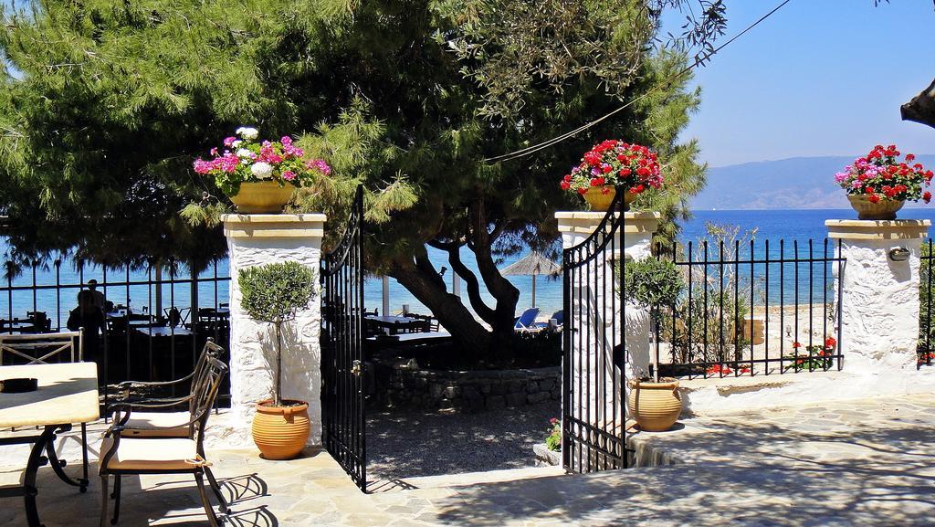 Four Seasons Hydra Luxury Suites 外观 照片