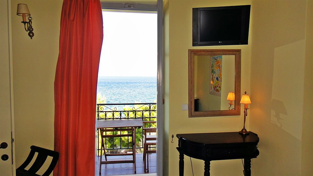 Four Seasons Hydra Luxury Suites 外观 照片